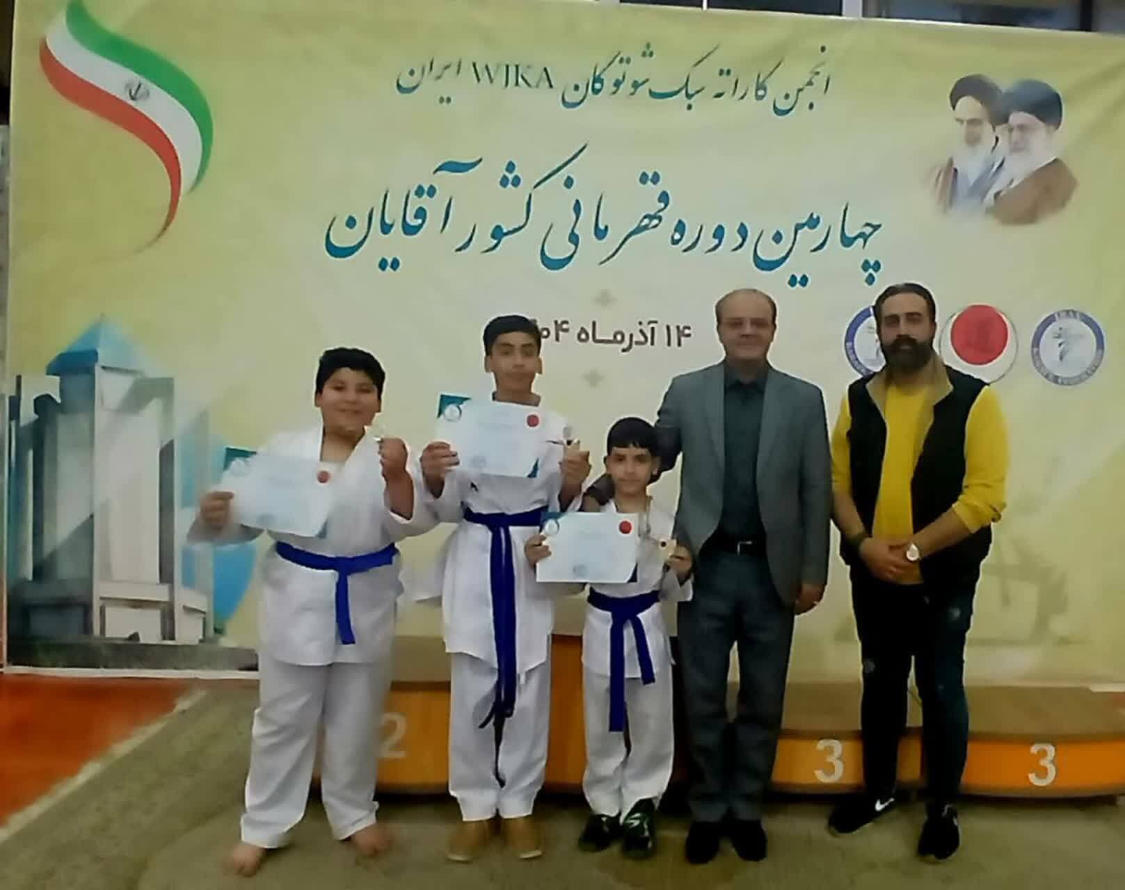 تجهیز ۵ ون ویژه حمل ویلچر در قم