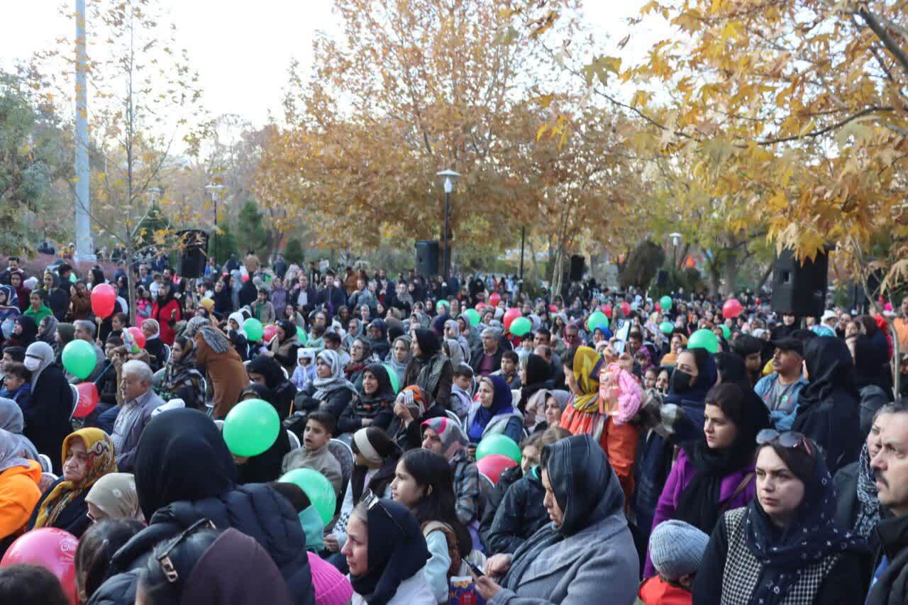برگزاری سومین جشنواره پاییزی برگریزان هگمتانه، در همدان + عکس برگزاری سومین جشنواره پاییزی برگریزان هگمتانه، در همدان + عکس