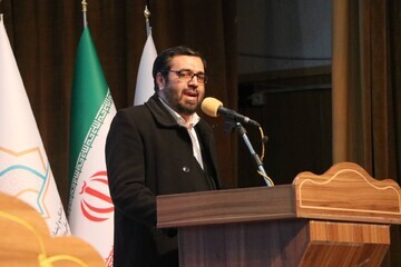 تئاتر آیینه هویت مردم و رسالت آن انتقال پیامهای اخلاقی و انسانی است تئاتر آیینه هویت مردم و رسالت آن انتقال پیامهای اخلاقی و انسانی است