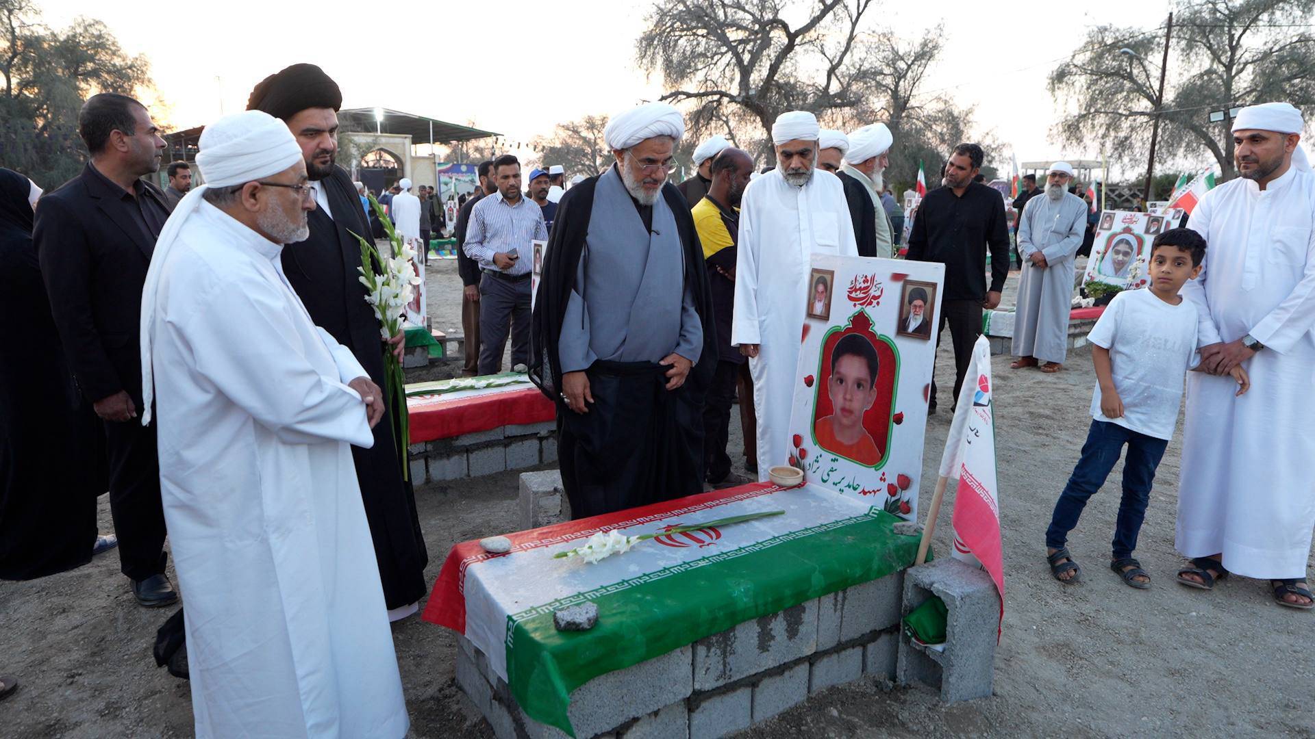 حمله دشمن به جزیره هنگام ۷ نفر زخمی بر جای گذاشت حمله دشمن به جزیره هنگام ۷ نفر زخمی بر جای گذاشت