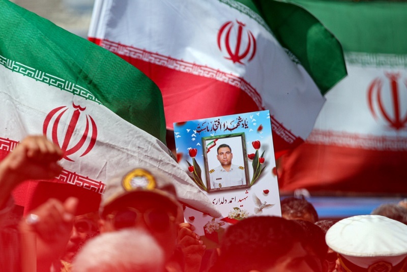 وداع باشکوه بندرعباسیها با ۱۲ سرو قامت ناوهای دنا و جماران وداع باشکوه بندرعباسیها با ۱۲ سرو قامت ناوهای دنا و جماران