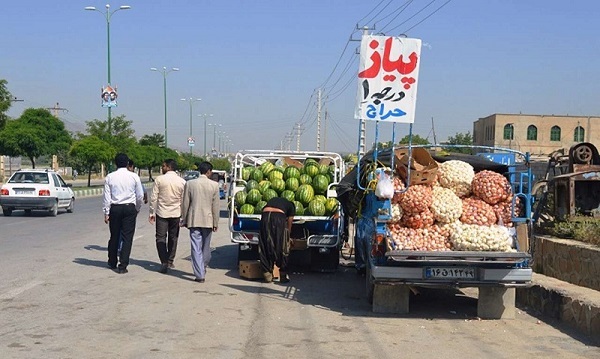 ۵۲ نقطه برای جمع‌آوری بساط‌گستران در شیراز شناسایی شد؛ دستفروشان نیازمند می‌مانند، بساط‌های سازمان‌یافته جمع می‌شوند