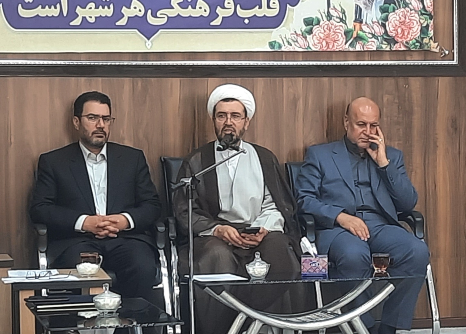 مصوبات شورای فرهنگ عمومی در مورد عفاف و حجاب باید به اقدامات عملی تبدیل شود /«آگاهی» را در کنار «آگهی» به فضای شهری بیاورید مصوبات شورای فرهنگ عمومی در مورد عفاف و حجاب باید به اقدامات عملی تبدیل شود /«آگاهی» را در کنار «آگهی» به فضای شهری بیاورید