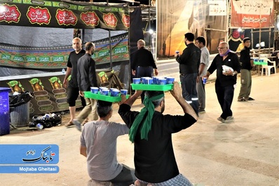 در مسیر خدمت به زوار حسینی