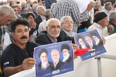 دیدار مردمی رییس جمهور با مردم ایلام