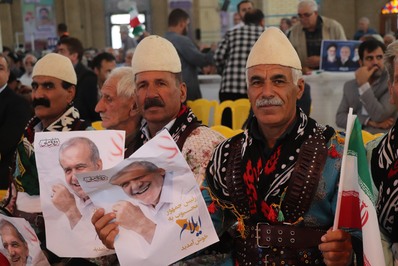 دیدار مردمی رییس جمهور با مردم ایلام